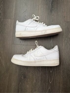 Nike Air Force 1 ‘07 White Low-Top Leather Sneakers Men size 12 classic Fit AF1